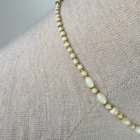 Vintage Mother of Pearl MOP Beaded Necklace 15.5" - Picture 6 of 9